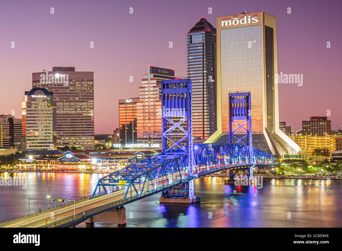 Jacksonville Florida, Saint St. Johns River Water, John Alsop Bridge, Main Street Bridge, Downtown, Jacksonville Landing, skyline della città, MODIS Build Foto Stock