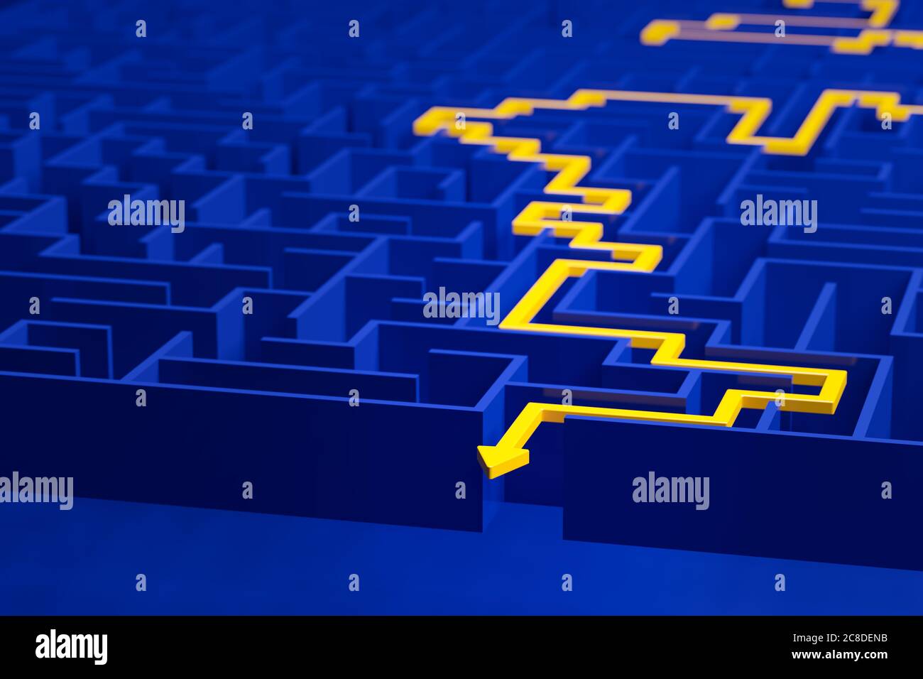 Rendering 3d: Concetto - risoluzione di un problema complesso. Labirinto blu con percorso di soluzione giallo con freccia. Foto Stock