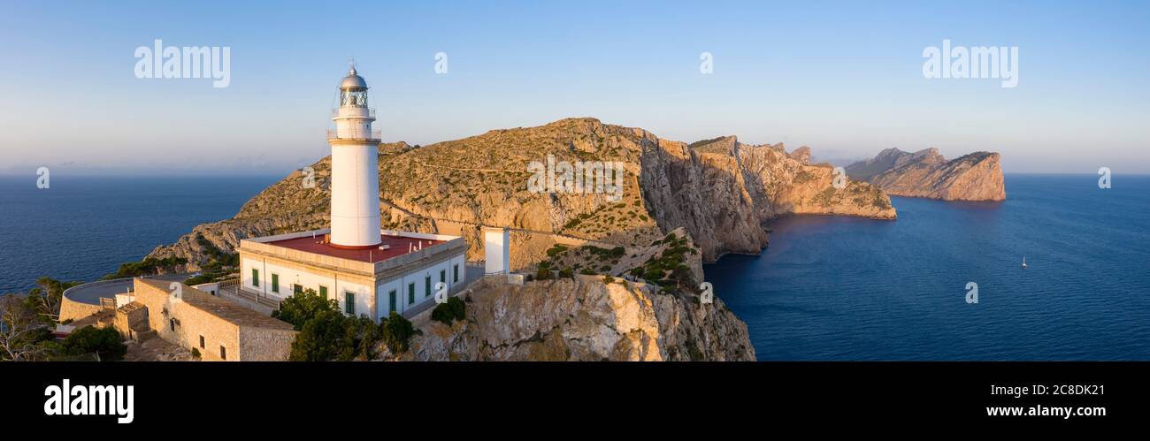 Alba sul faro di Capo Formentor, Maiorca Foto Stock