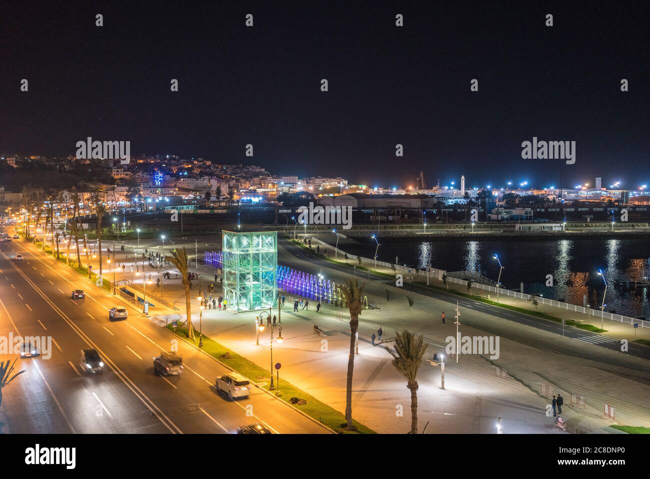 Marocco, Tanger-Tetouan-al Hoceima, Tangeri, Costa della città illuminata di notte Foto Stock