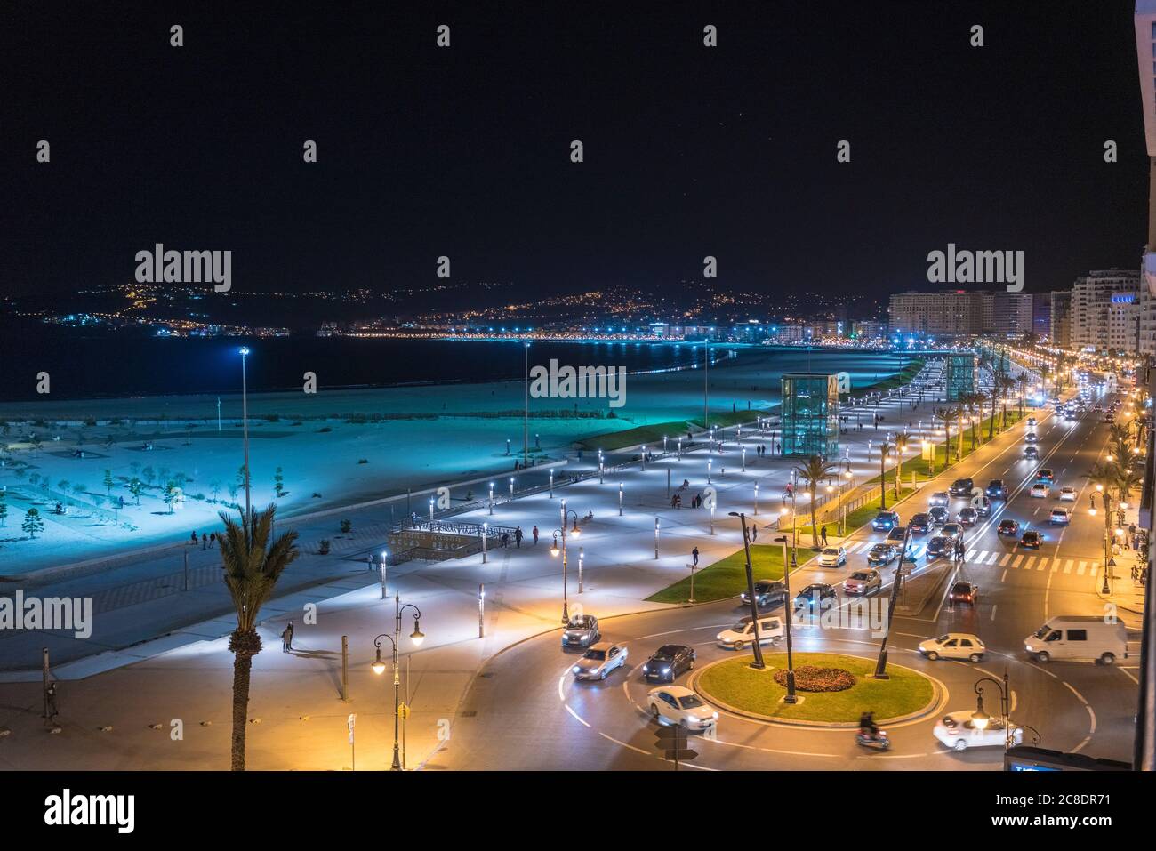 Marocco, Tanger-Tetouan-al Hoceima, Tangeri, Costa della città illuminata di notte Foto Stock