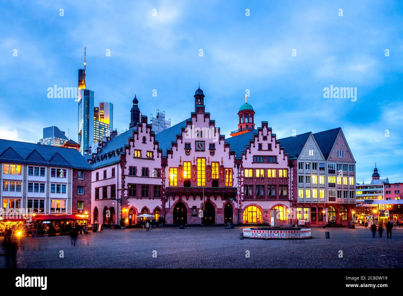 Germania, Assia, Francoforte, Municipio di Romer al crepuscolo Foto Stock
