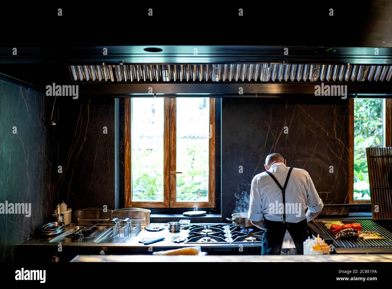 La cucina dello chef del ristorante cucina Foto Stock