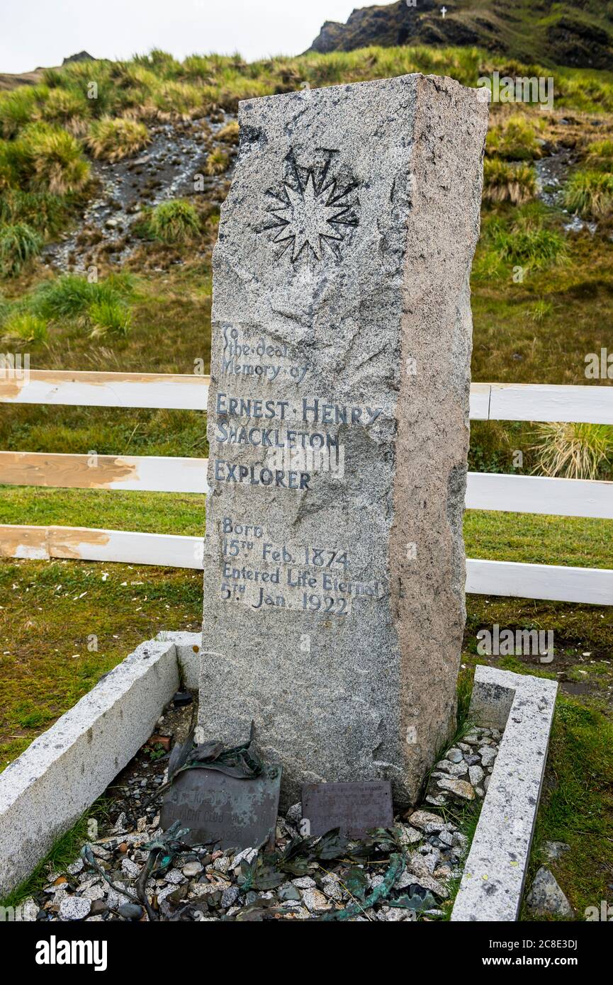 Regno Unito, Georgia del Sud e Isole Sandwich meridionali, Grytviken, testo sulla pietra tombstone Foto Stock