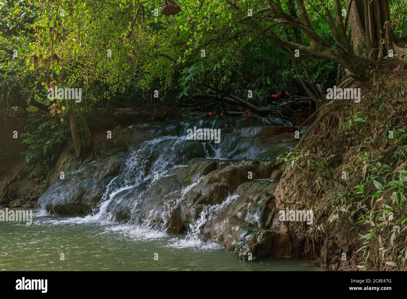 Krabi città, Thailandia - Marzo 28 2019: Klong Thom sorgenti termali. Si dice che le acque di queste sorgenti si attenuino di un certo numero di Foto Stock