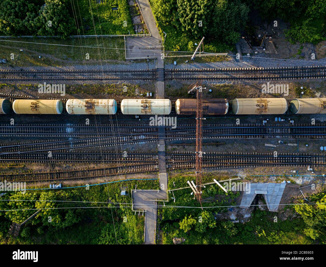 Russia, Leningrado Oblast, Tikhvin, Vista aerea di auto ferroviarie stazionarie Foto Stock
