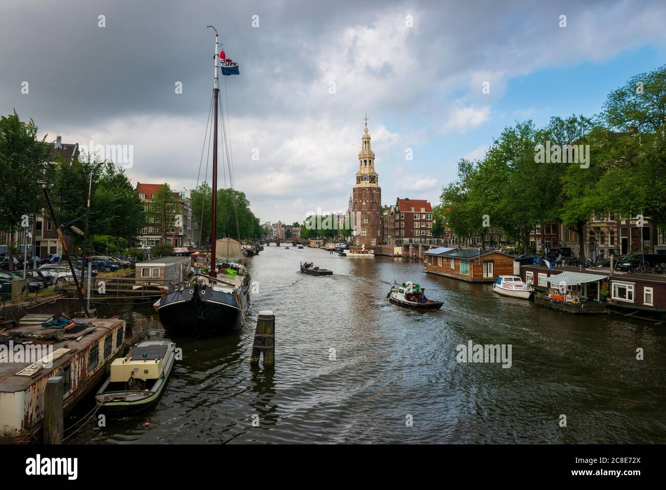 Paesi Bassi, Provincia dell'Olanda del Nord, Amsterdam, Torre di Montelbaanstoren su Oudeschans Foto Stock