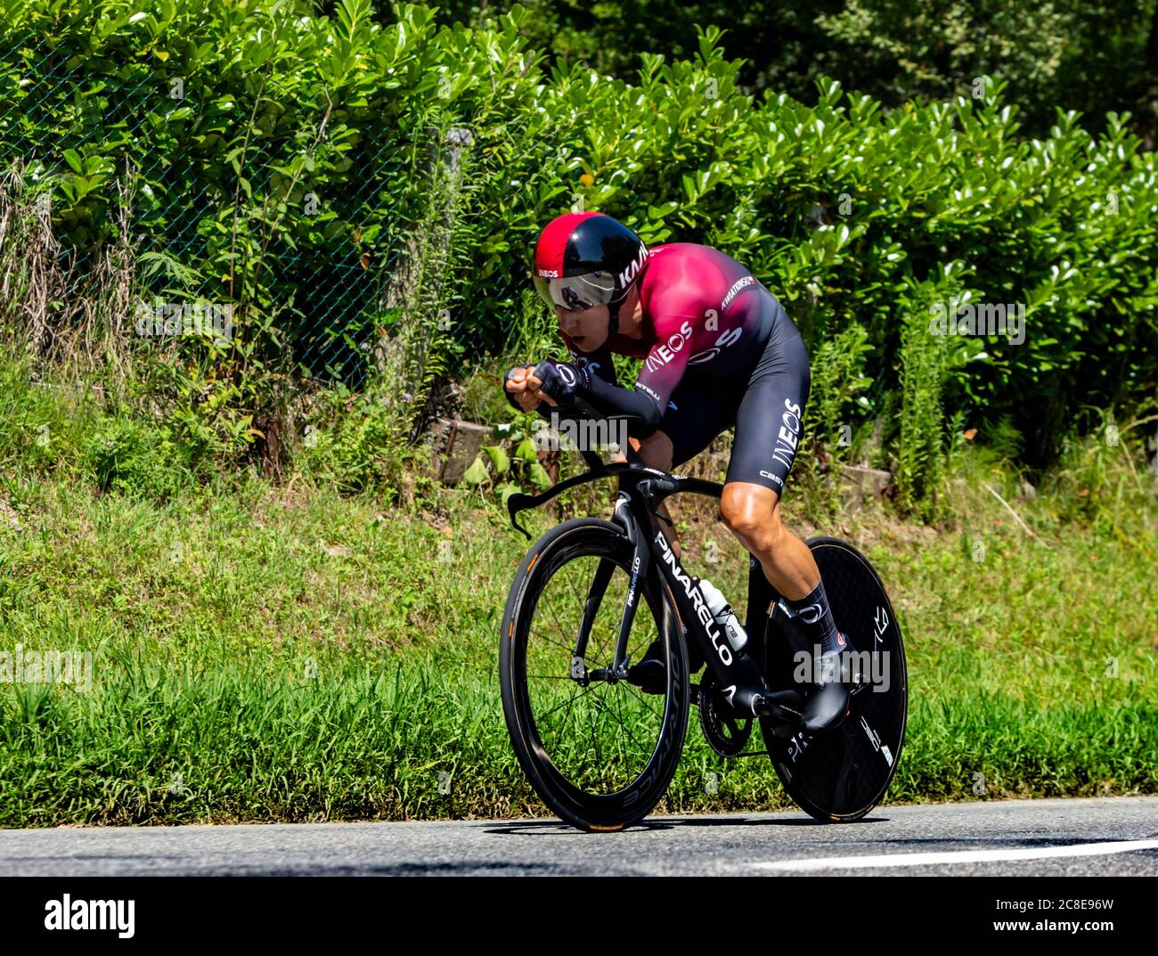 Bosdarros, Francia - 19 luglio 2019: Il ciclista polacco Michal Kwiatkowski del Team Ineos in sella alla tappa 13, prova individuale, del le Tour de Fr Foto Stock
