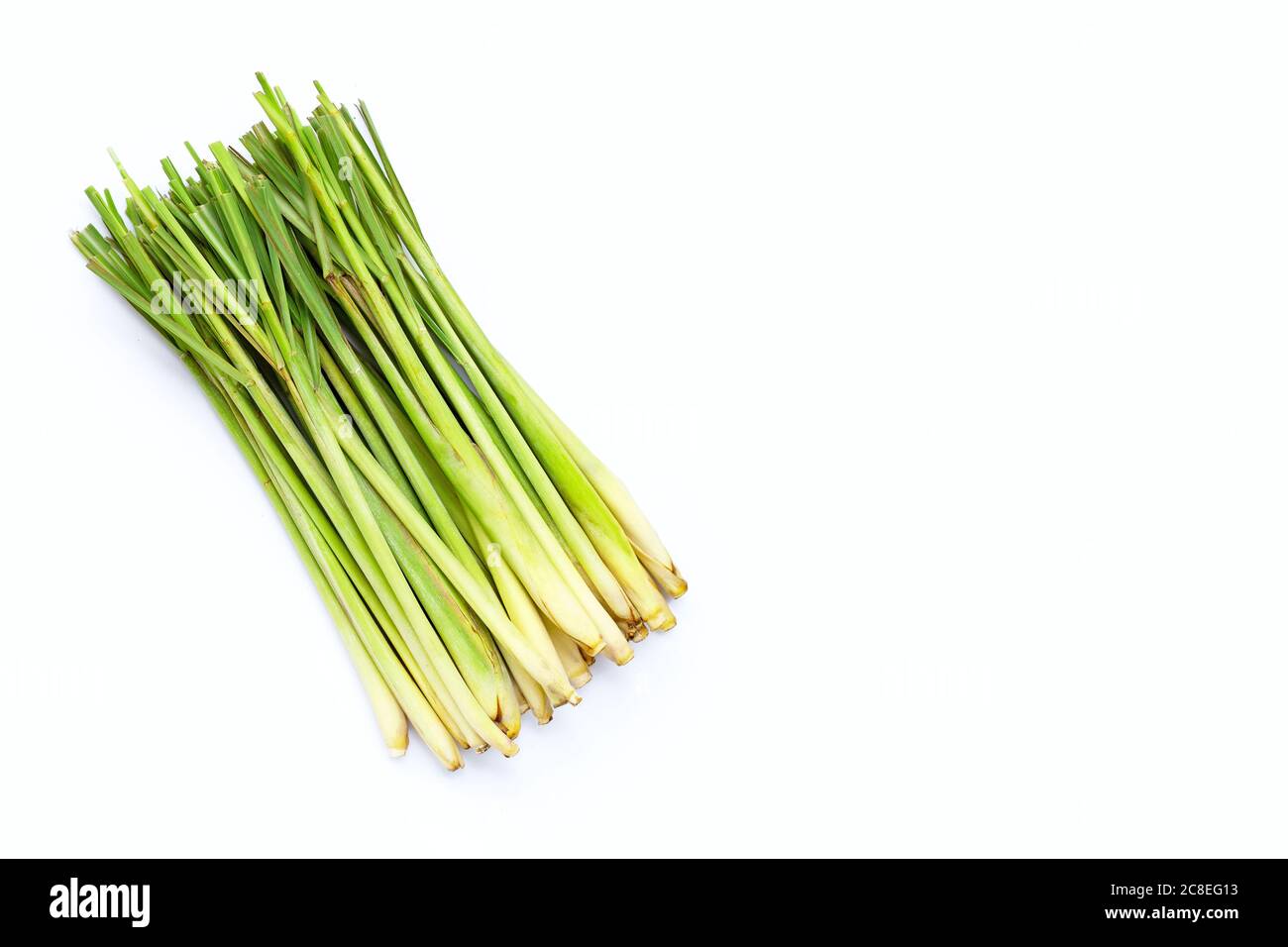 Citronella fresca su sfondo bianco. Spazio di copia Foto Stock