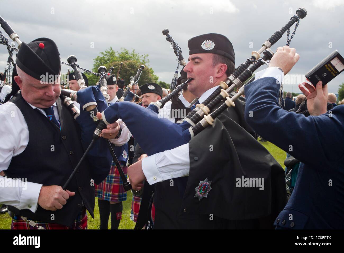 Il World Pipe Band Championships è una competizione che si tiene a Glasgow, in Scozia. Il primo posto nel 2016 ha preso il Field Marshal Montgomery Pipe band Foto Stock