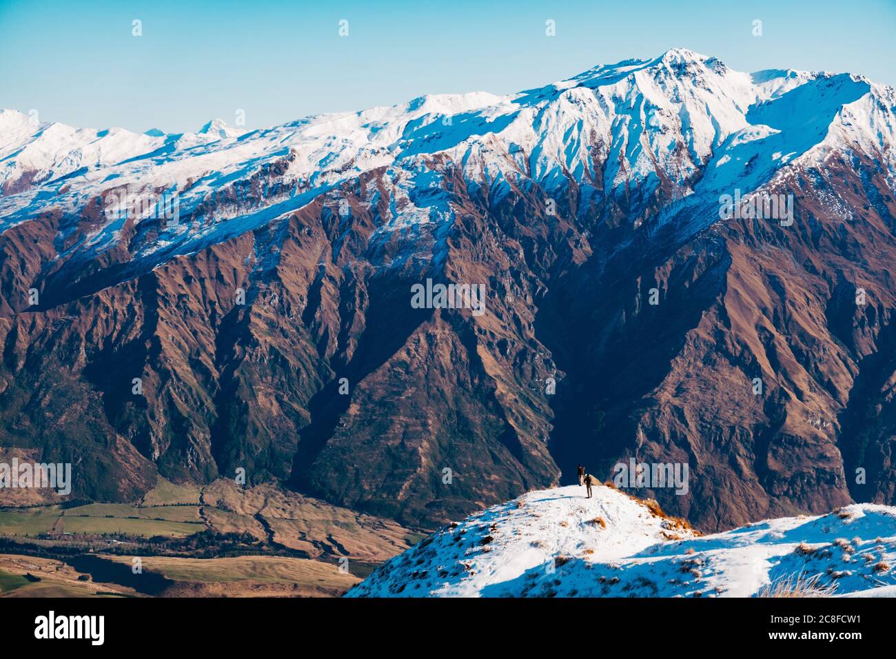 Le Harris Mountains nelle Alpi meridionali della Nuova Zelanda, viste dal Roys Peak Track Foto Stock