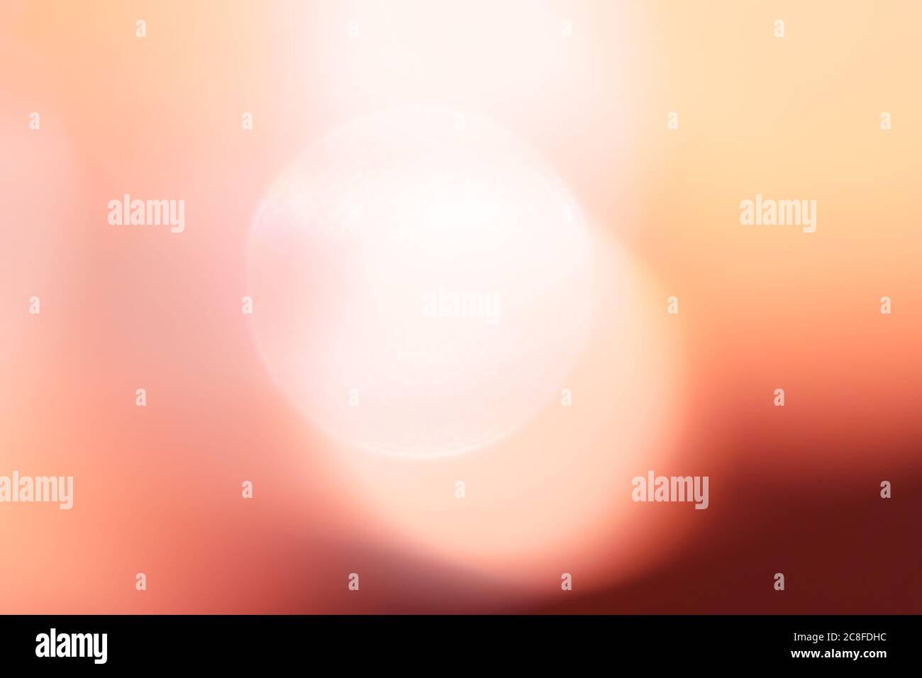 Bokeh sfocato e sfocato sfondo di luce astratta. Splendide immagini dal vapore e dalle luci Foto Stock