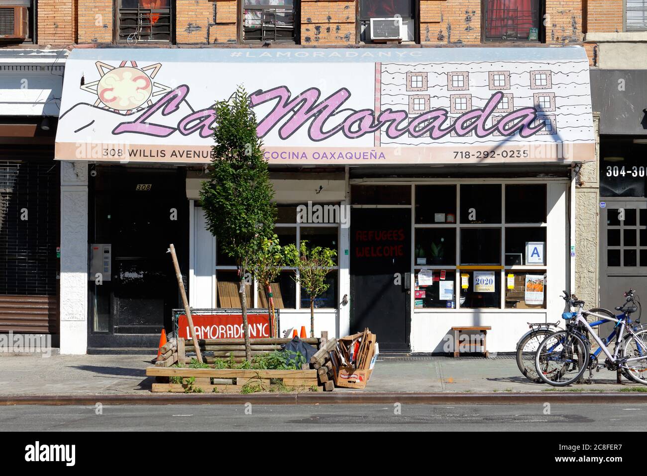 La Morada, 308 Willis Avenue, Bronx, New York, NYC storefront foto di un ristorante messicano, Oaxacan nel quartiere di Mott Haven del Bronx Sud Foto Stock
