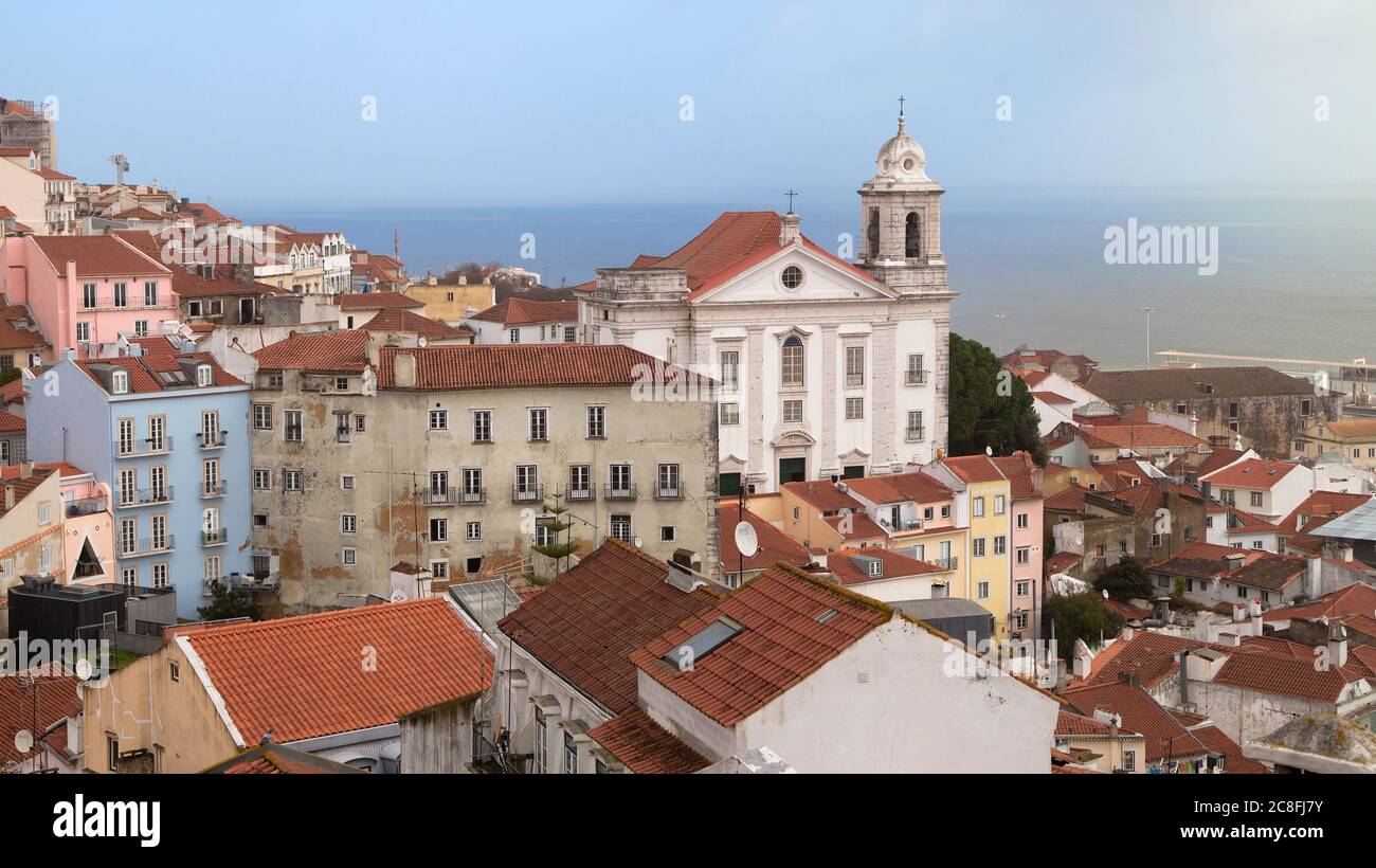 Vista da Miradouro das Portas do Sol, Lisbona, Portogallo. Foto Stock