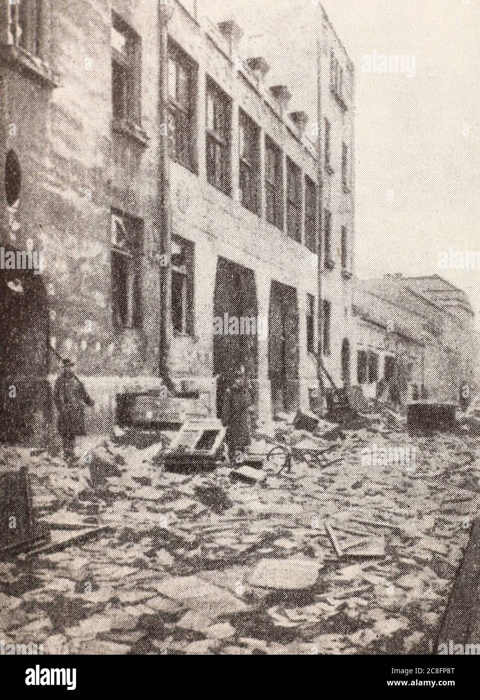 Nepszava edificio di giornale ungherese dopo l'incursione della banda di Horthy nell'agosto 1919. Foto Stock