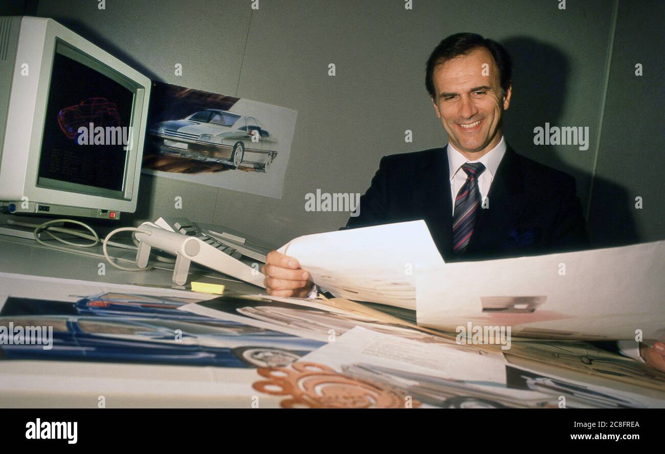 Wayne Cherry Design Direttore di Vauxhall nel suo studio nel 1988 Foto Stock