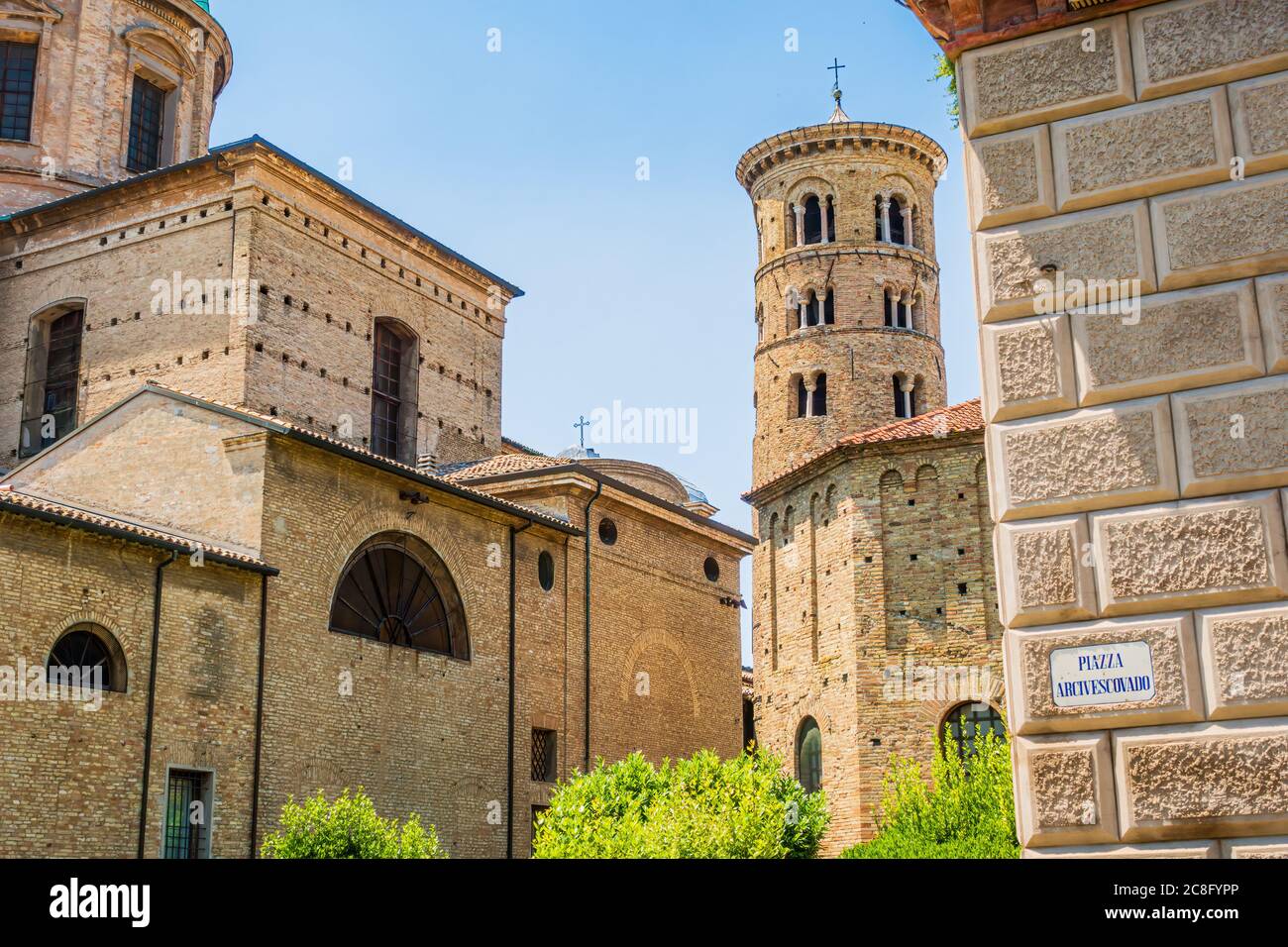 Cattedrale di Ravenna, Museo Arcivescovile e Battistero di Neon esterno Foto Stock