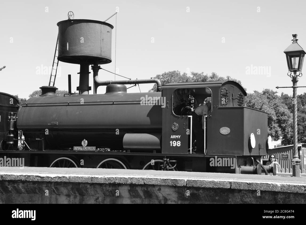 Una locomotiva di austerità Hunslet alla stazione di Haven Street sull'Isola di Wight. Foto Stock