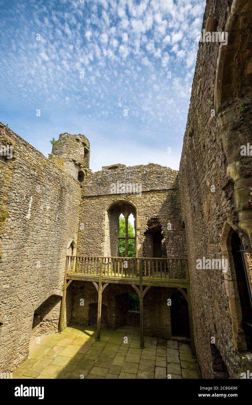 L'interno del Castello di Weobley sulla penisola di Gower, Galles Foto Stock