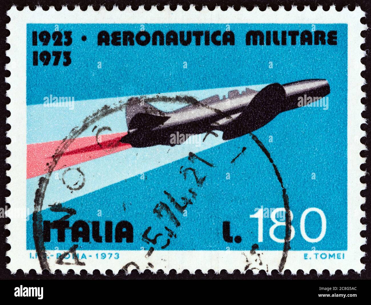 ITALIA - CIRCA 1973: Un francobollo stampato in Italia a partire dal 50° anniversario dell'aviazione militare mostra Caproni Campini N.1 jet Airplane. Foto Stock