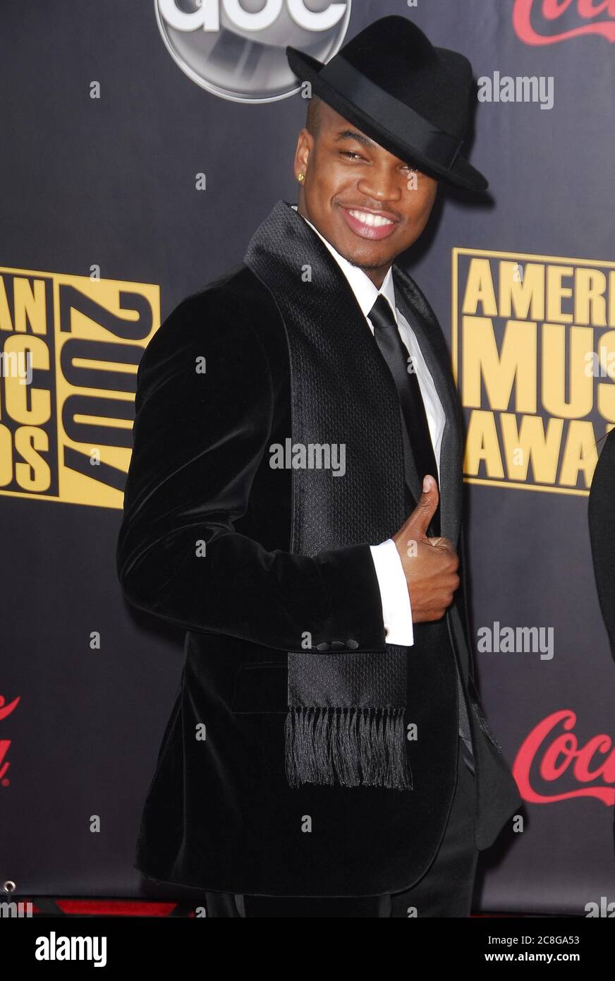 Ne-Yo al 2007 American Music Awards tenutosi al Nokia Theatre di Los Angeles, California. L'evento si è svolto domenica 18 novembre 2007. Photo by: SBM / PictureLux - file Reference N. 34006-12326SBMPLX Foto Stock