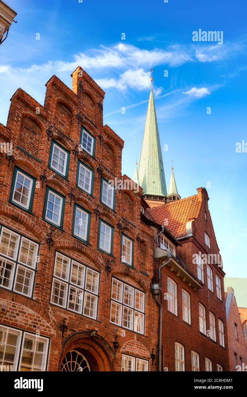 Scuderie di vecchie case nel centro storico della città anseatica Lubecca-Lübeck, Germania Foto Stock