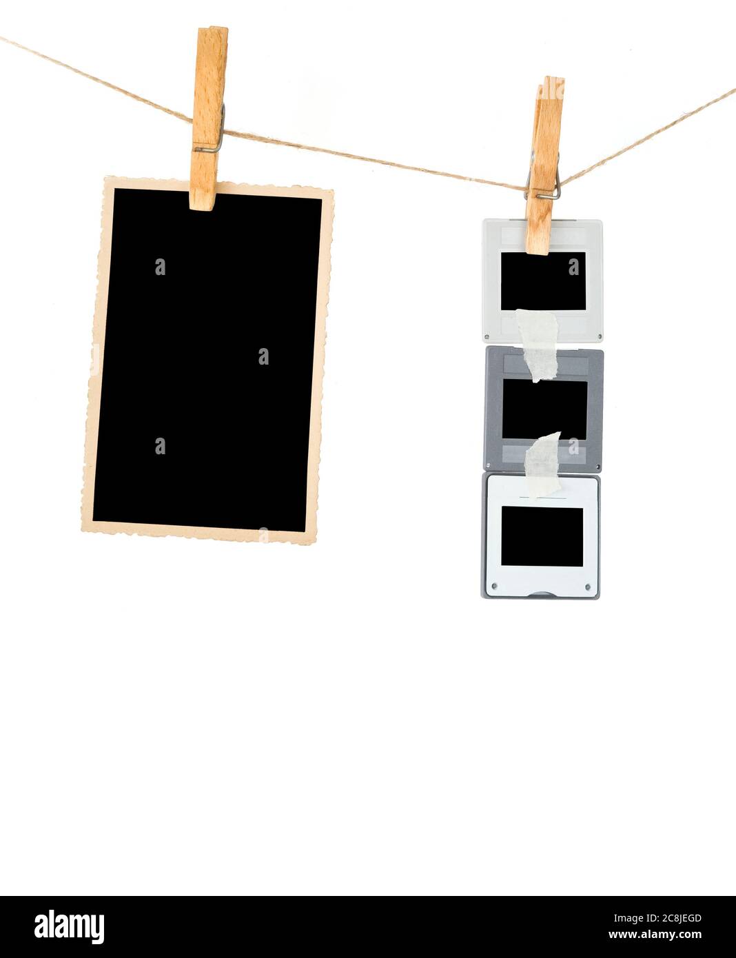 Stampe fotografiche vintage vuote, cornici vuote, oggetti vecchi e grugnosi, con spazio per foto e copia Foto Stock