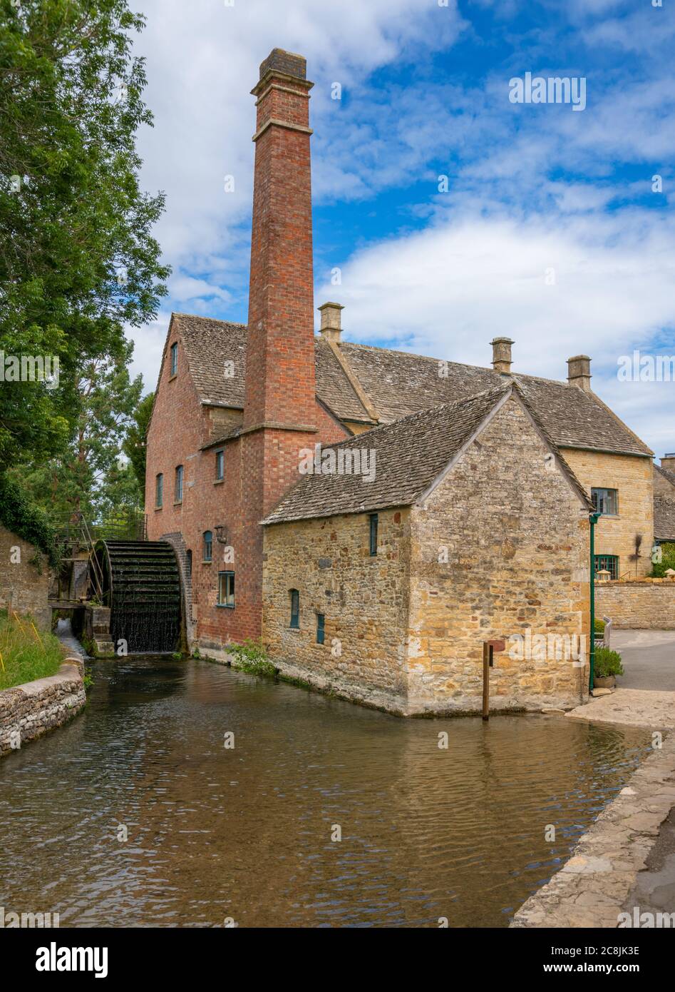 The Old Mill on the River Eye in Lower Slaughter, The Cotswolds, Gloucestershire, Regno Unito Foto Stock