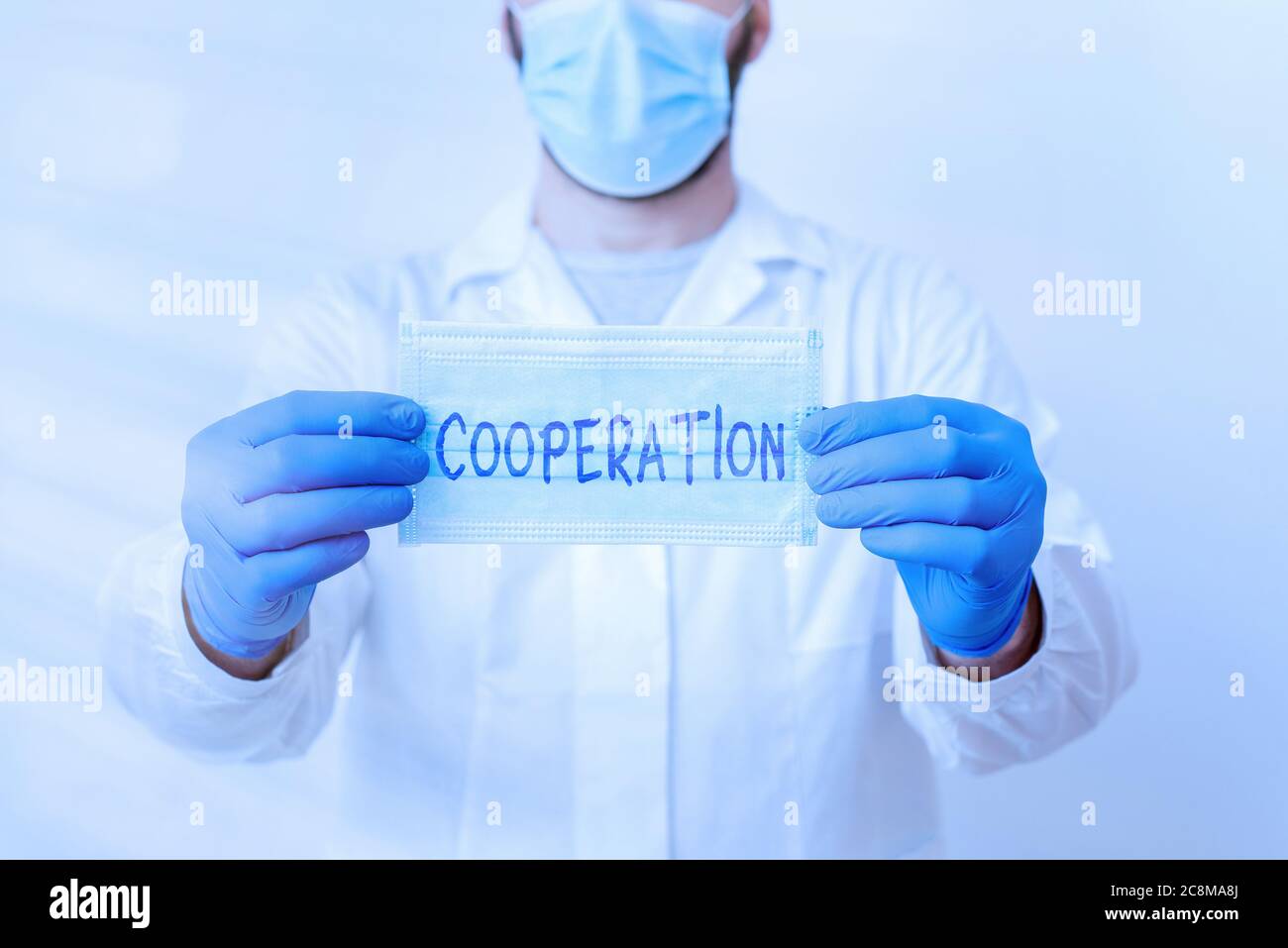 Nota di scrittura che mostra la cooperazione. Concetto aziendale per azioni di qualcuno che è utile facendo ciò che è voluto tecnico di laboratorio in cui si presenta Foto Stock