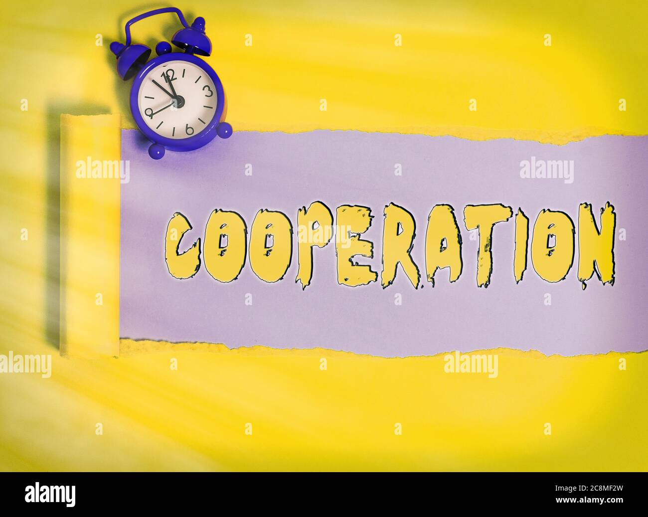 Testo di scrittura cooperazione. Foto di affari che mostra le azioni di qualcuno che è stato utile facendo ciò che è voluto arrotolato strappato cartone strappato Foto Stock