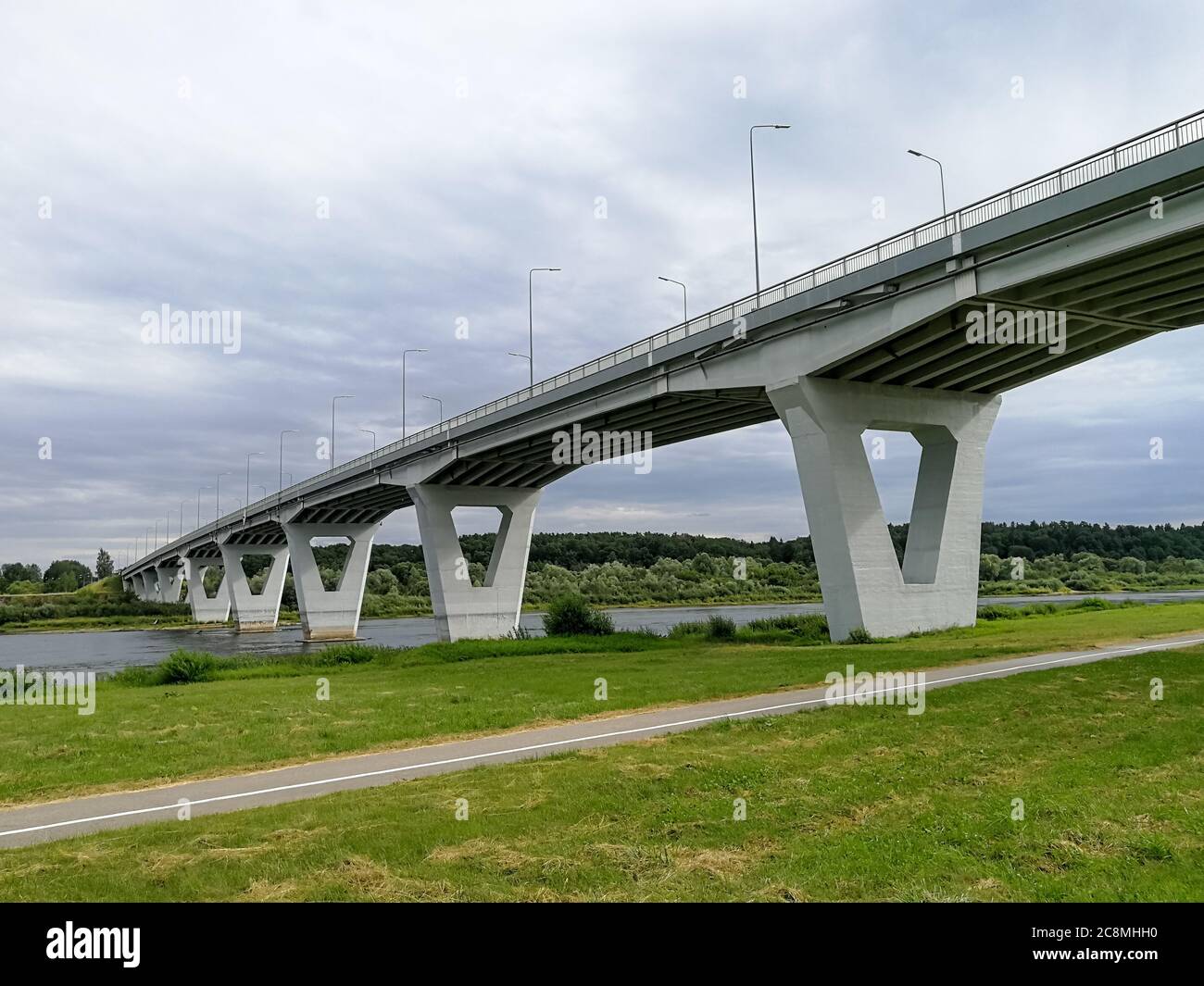 Ponte Jurbarkas-Kiduliai a Jurbarkas, Lituania (il ponte del secolo) Foto Stock