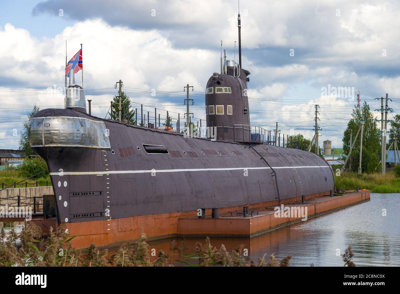 VYTEGRA, RUSSIA - 16 AGOSTO 2019: Sottomarino sovietico B-440 primo piano in una giornata estiva nuvolosa. Museo nella città di Vytegra Foto Stock