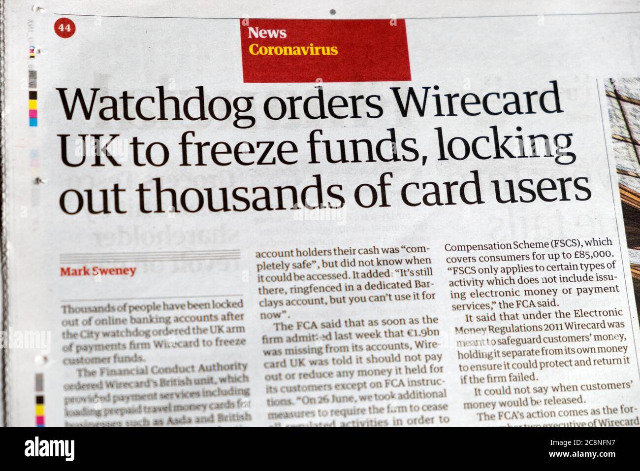 Il giornale di coronavirus notizie del titolo articolo 'Watchdog ordina a Wirecard UK di congelare i fondi, bloccando migliaia degli utenti della carta' Guardian 26 giugno 2020 Foto Stock