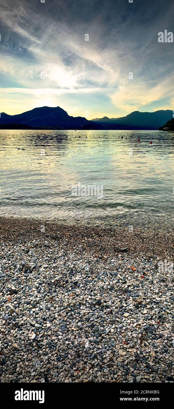 Formato preferito di un incredibile tramonto sul Lago di Como a Lierna, Italia Foto Stock
