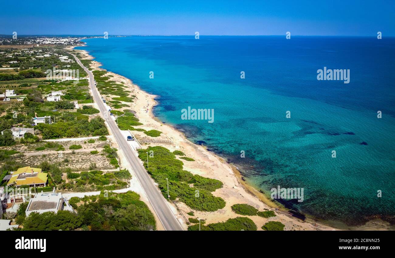Punta Prosciutto è un meraviglioso tratto di costa salentina, parte del comune di Porto Cesareo, Puglia, Italia meridionale. Foto Stock