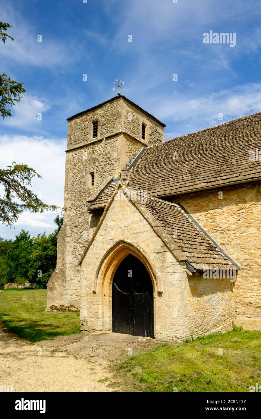 Eastleach Turville è un villaggio di Gloucestershire situato nella regione orientale del cotswolds. Chiesa di Sant'andrea Foto Stock