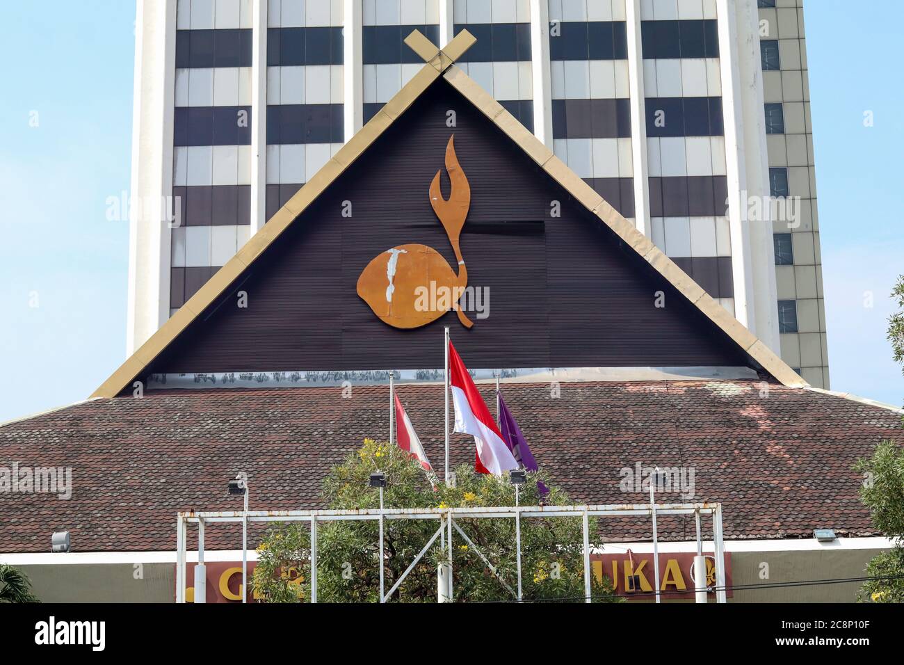 Giacarta / Indonesia - 20 luglio 2020. L'edificio indonesiano Scout Kwarnas, l'ex edificio Nationale Handelsbank e Bank Bumi Daya del 1930 Foto Stock