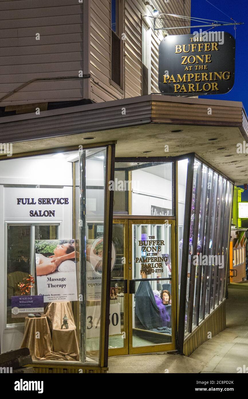 Il buffer zone Salon nel centro di Gardner, Massachusetts Foto Stock