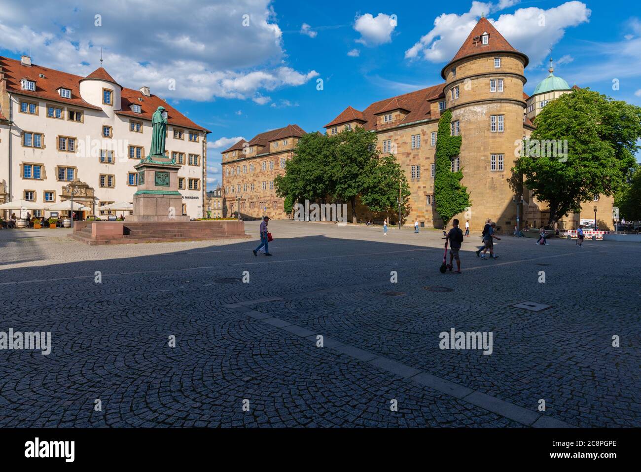 Landesmuseum (a destra) e Alte Kanzlei o la Cancelleria Vecchia di Schillerplatz, centro città, Stoccarda, Baden-Württemberg, Germania del Sud, Europa centrale Foto Stock