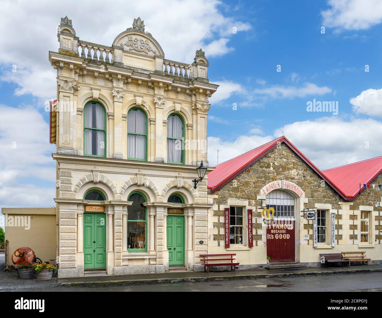 Harbour Street nello storico quartiere Vittoriano, Oamaru, Nuova Zelanda Foto Stock