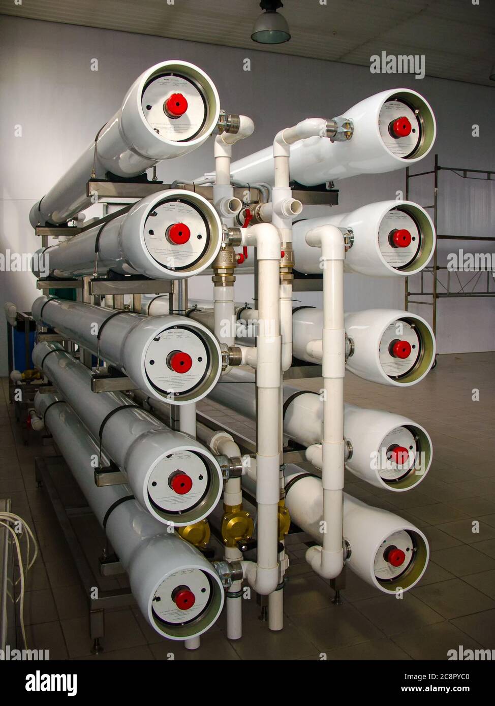Sistema ad osmosi inversa - installazione di dispositivi industriali a membrana Foto Stock