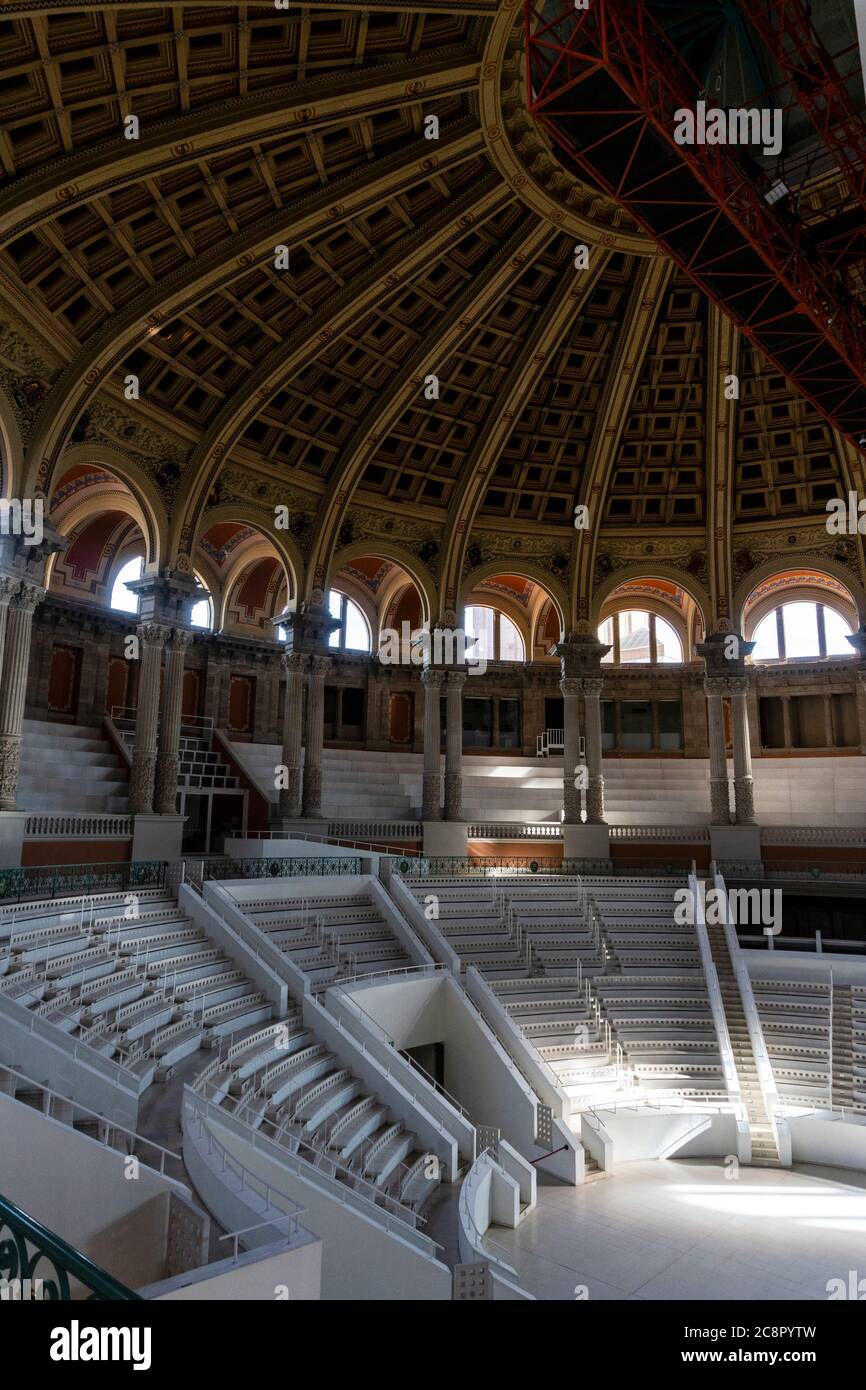 Sala ovale del Museo Nazionale d'Arte della Catalogna, Barcellona città, Spagna. Foto Stock