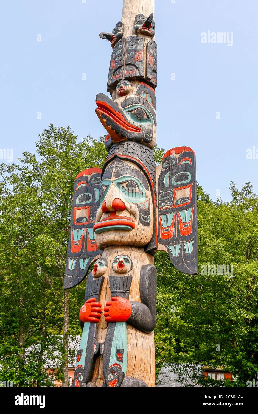 Ketchikan, Alaska - 23 luglio 2018 - i totem nel villaggio nativo sassman è la più grande collezione di totem nativi americani Foto Stock