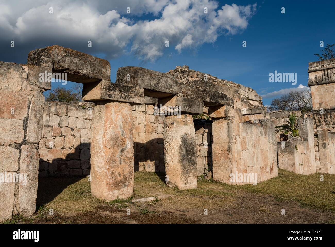 Il Palazzo di Kabah. Le rovine maya pre-ispaniche di Kabah fanno parte della città pre-ispanica di Uxmal, patrimonio mondiale dell'UNESCO, a Yucatan, Messico Foto Stock