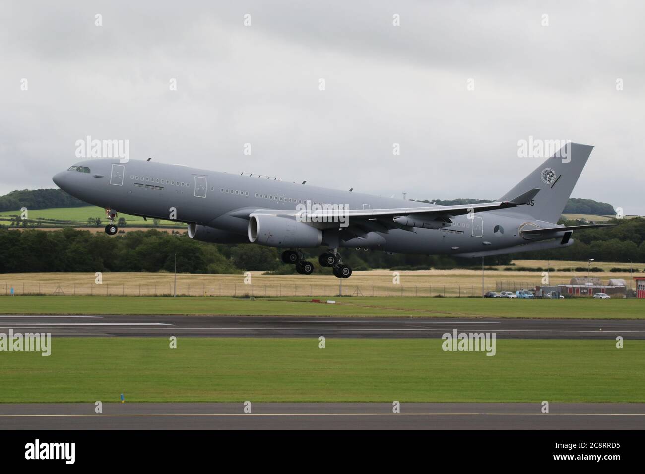 T-055, un Airbus A330MRTT gestito dall'Aeronautica militare olandese per conto della multinazionale NATO Multi-Role Tanker Transport Fleet, a Prestwick. Foto Stock