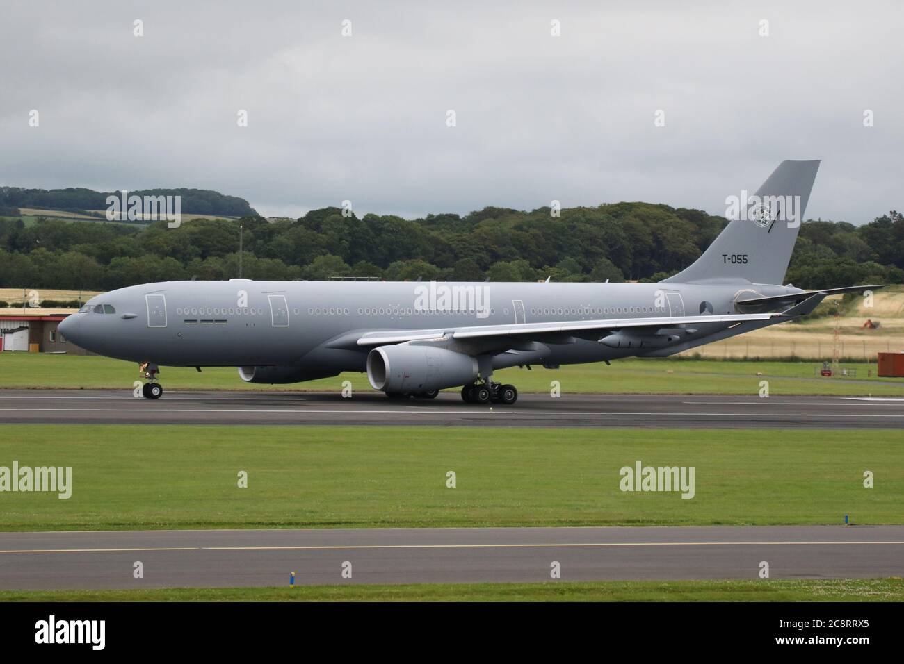 T-055, un Airbus A330MRTT gestito dall'Aeronautica militare olandese per conto della multinazionale NATO Multi-Role Tanker Transport Fleet, a Prestwick. Foto Stock