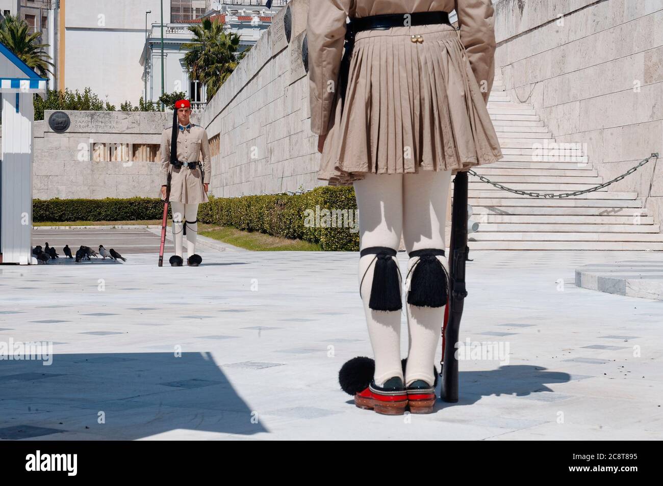 ATENE, GRECIA: Cerimonia del Cambio della Guardia di fronte al Parlamento greco edificio il 28 agosto 2012 ad Atene, Grecia. Foto Stock