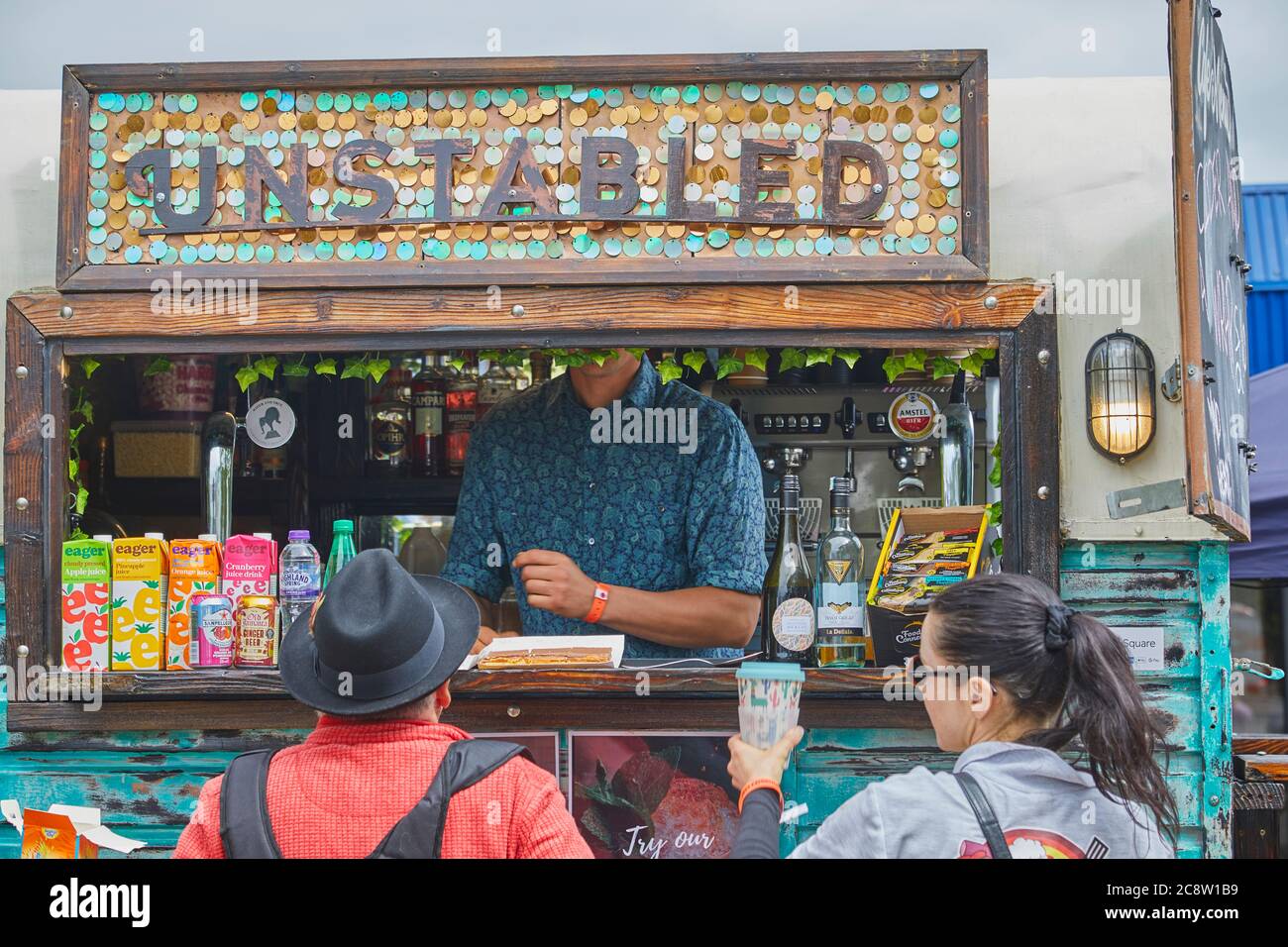 Un punto ristoro al Royal Bath and West Show, una mostra agricola annuale vicino a Shepton Mallet, Somerset, Gran Bretagna. Foto Stock