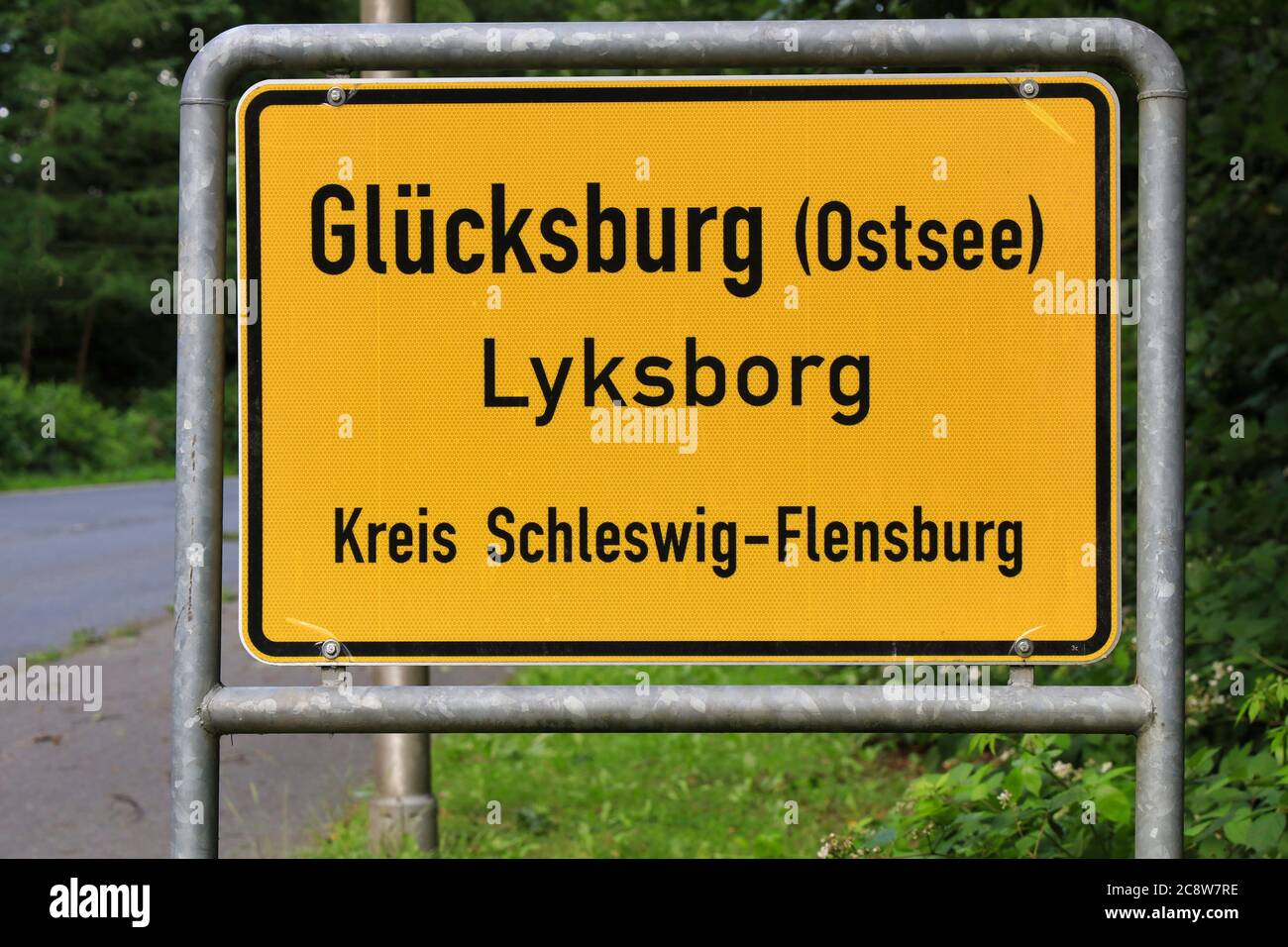 GüCKSBURG, GERMANIA - 05 luglio 2020: Il segno della città tedesca glucksburg in Schleswig-Holstein, Germania Foto Stock