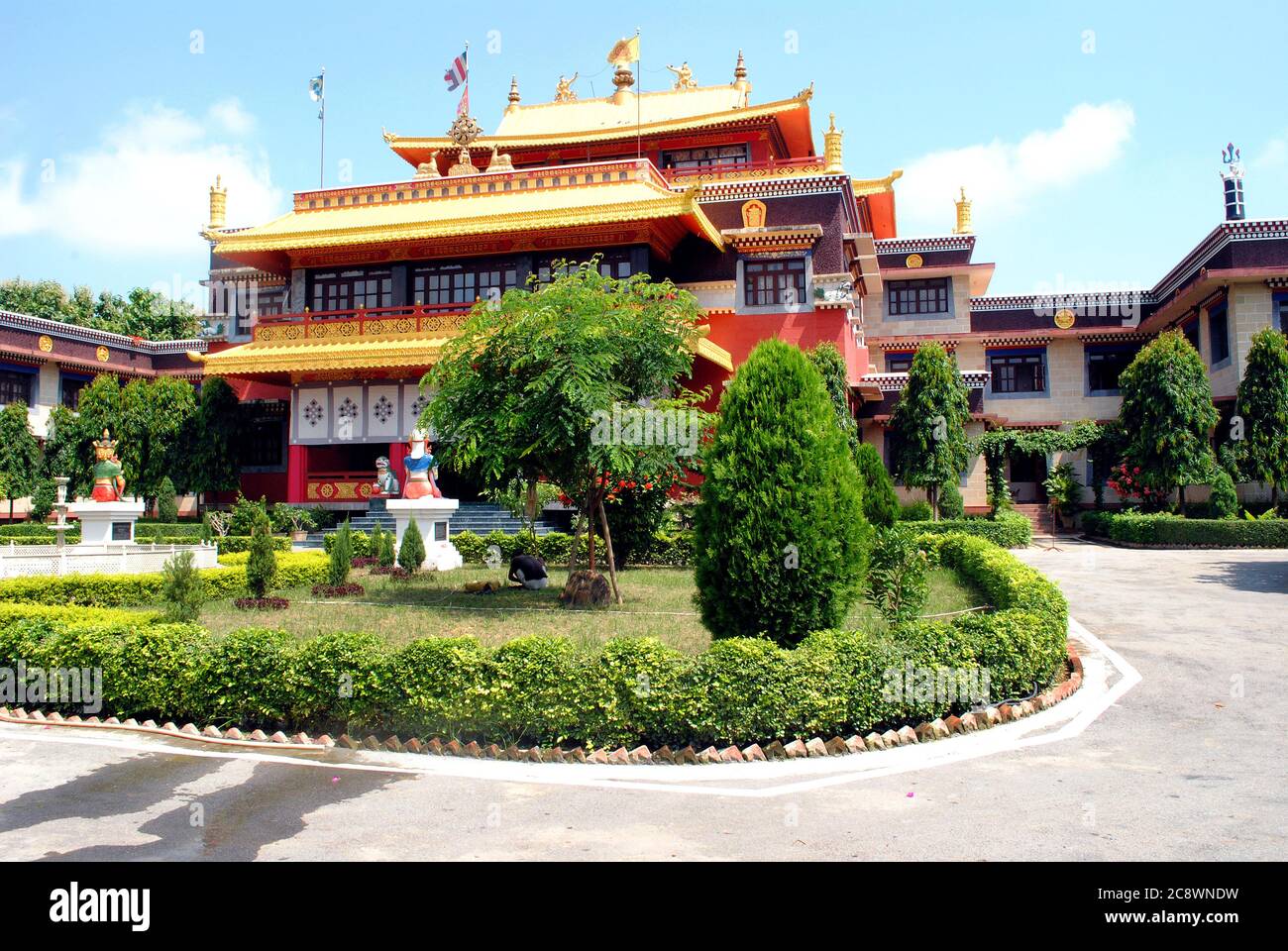 Il bellissimo tempio buddista di Sarnath, Varanasi, Uttar Pradesh, India. Foto Stock